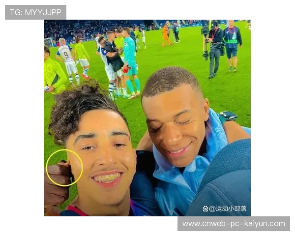 姆巴佩深夜在街头为粉丝签名被保镖拉走的细节曝光